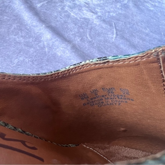 Zodiac Women's Quartz Clog Snake Print Teal Size 8 - Picture 7 of 10